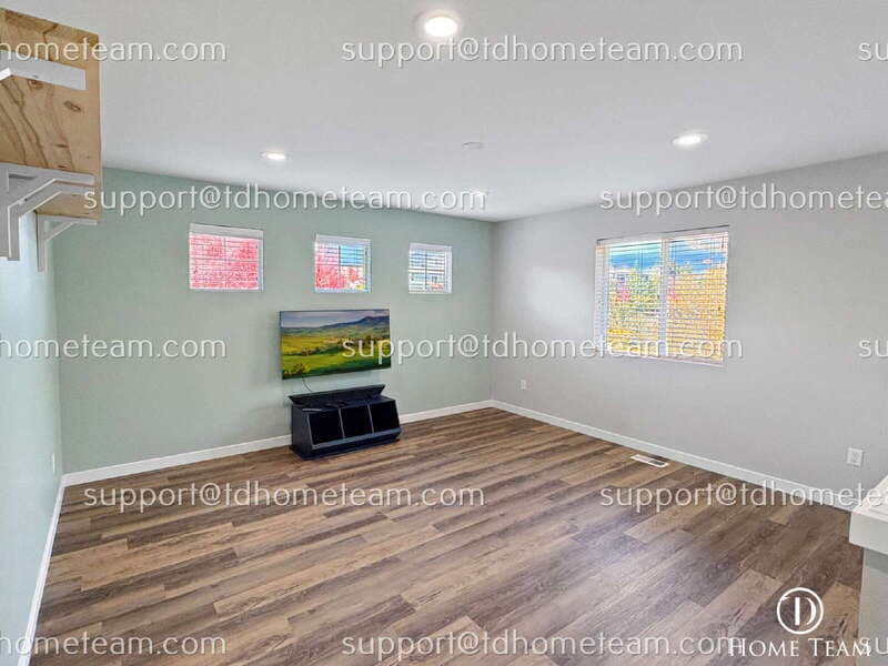 Kent House: 23806 118th Pl SE