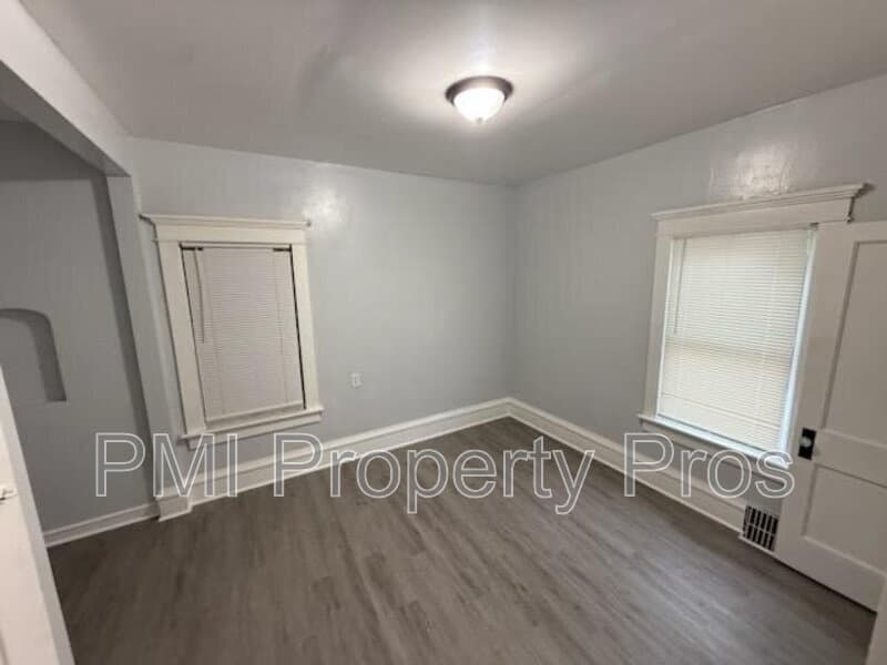Milwaukee Condo: 3225 N 27th St