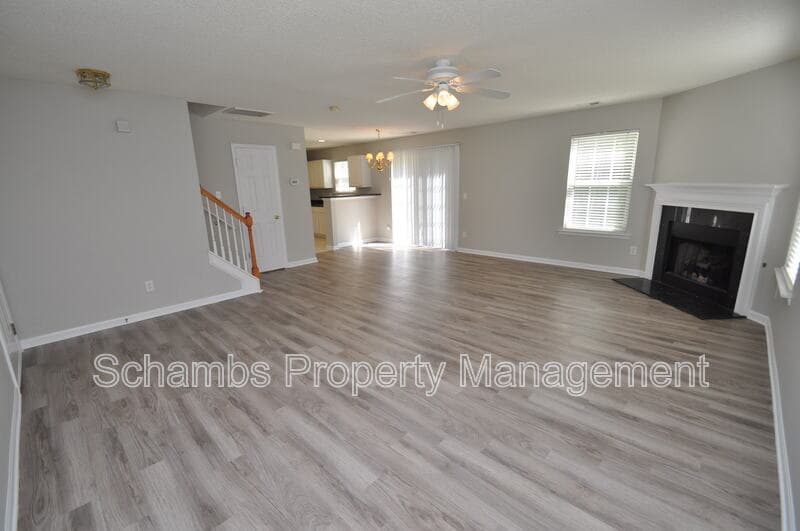 Raleigh House: 5909 Rivercliff Ct