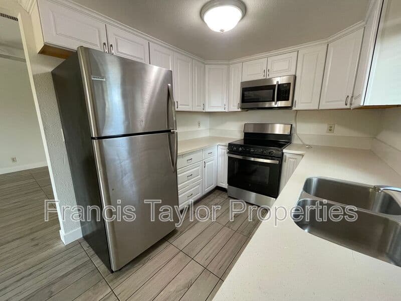 Escondido Condo: 1971 E. Washington Avenue