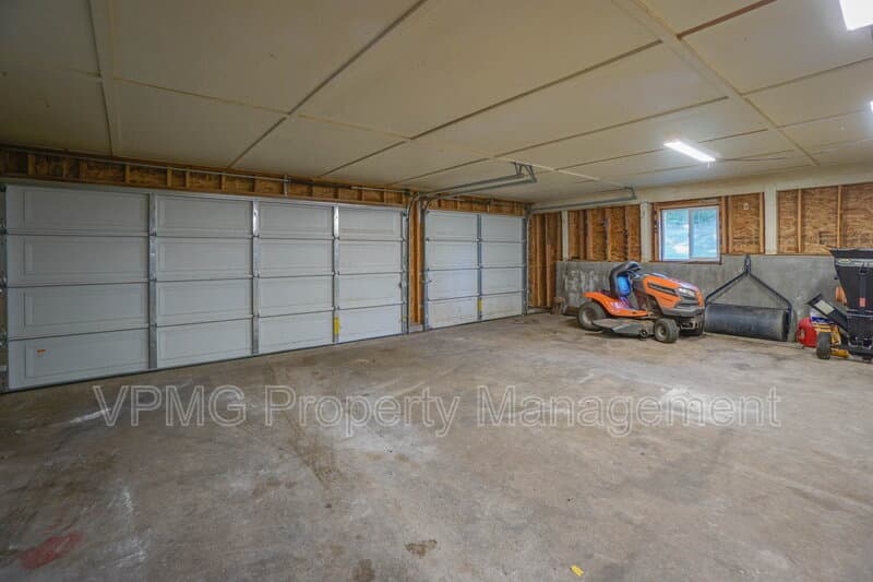 Ridgefield House: 139 N 19th Ct