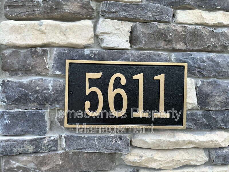 Fayetteville House: 5611 Tantobie Rd