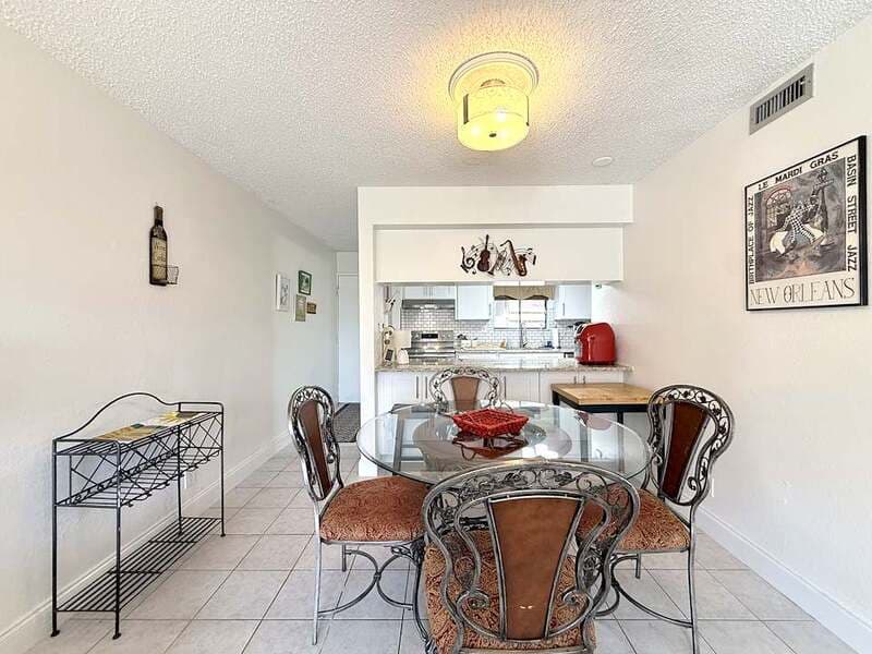 Temple Terrace Townhome: 8645 Lake Isle Drive - 1