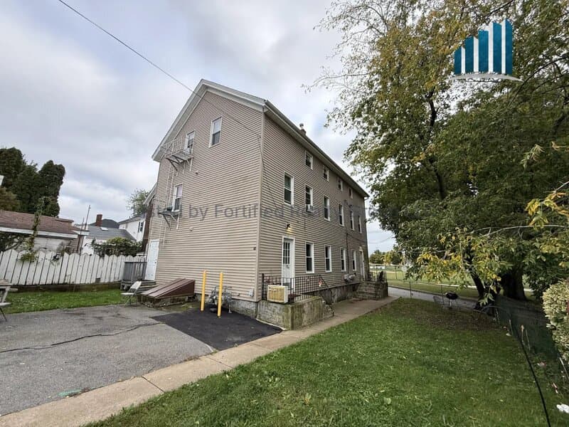 Fall River Condo: 25 Palmer St