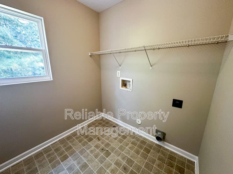 Clayton House: 136 Smart Ct