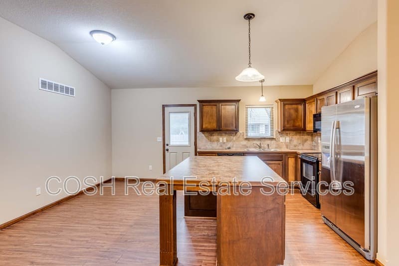 Colwich Condo: 406 North Colorado Avenue - F
