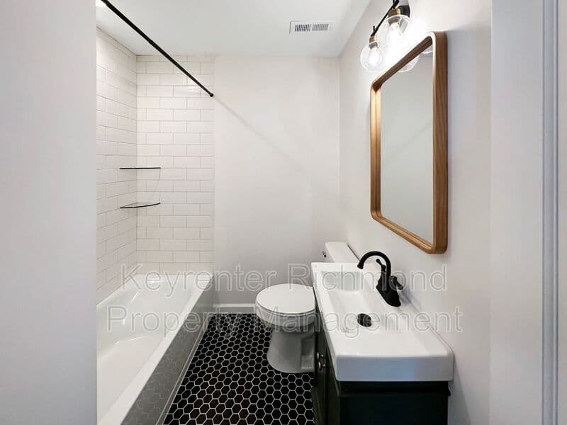 Henrico House: 7409 Landsworth Avenue