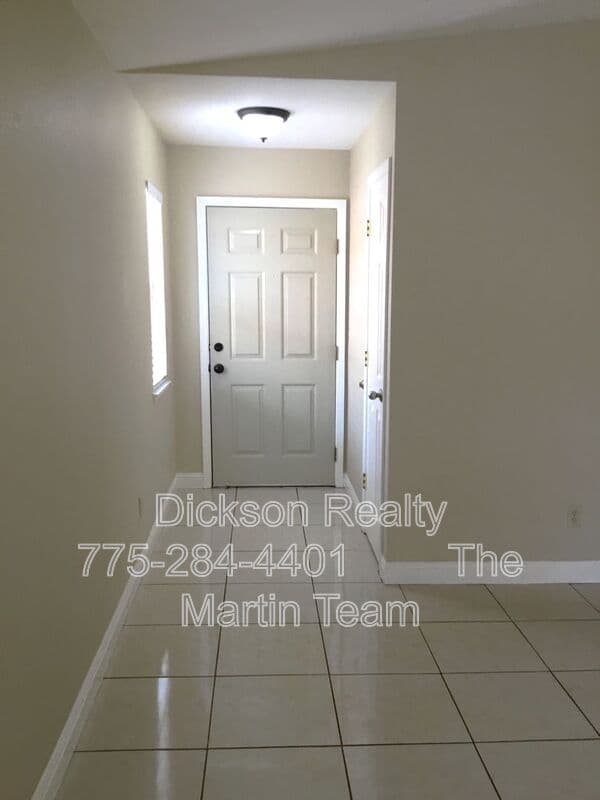 Reno House: 6950 Forsythia Way