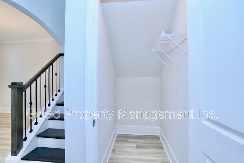 Greenville House: 114 Horace Court Drive