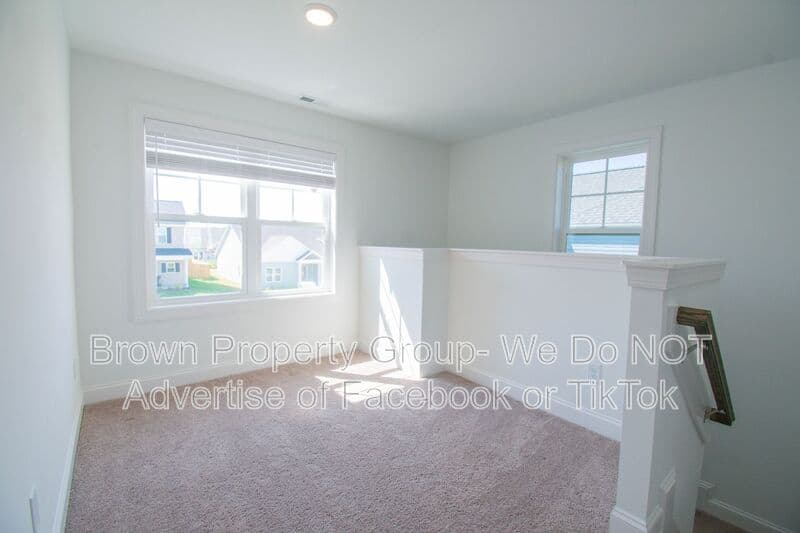 Raeford House: 157 Easy St