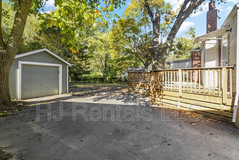 Florissant House: 1305 South New Florissant Road