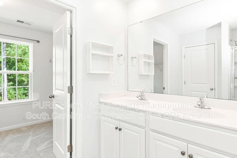Moncks Corner House: 253 Catawba Branch Way