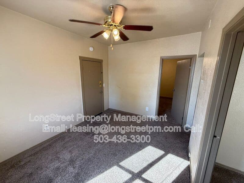 Albany House: 417 SE Lyon St