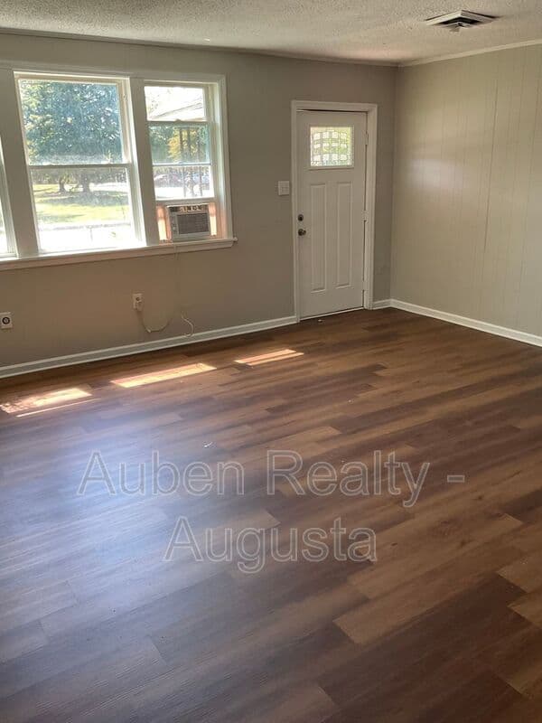 Augusta House: 1928 Kratha Drive