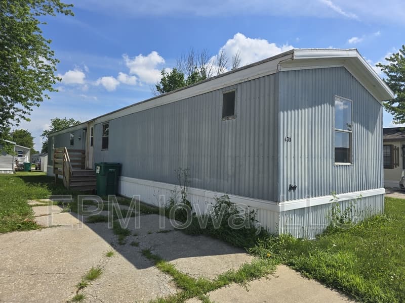 Cedar Falls House: 700 West Ridgeway Avenue Lot 630