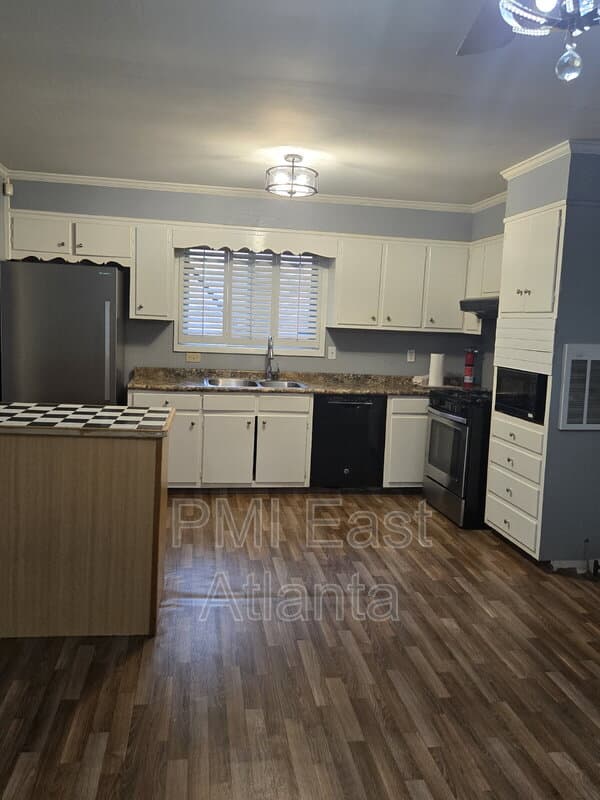 College Park House: 4161 Yates Rd