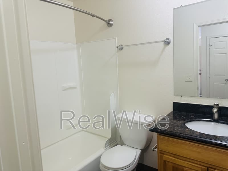 Portland House: 8415 N Fessenden St