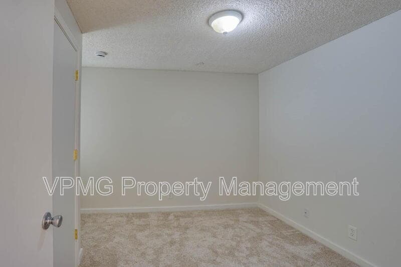 Vancouver Condo: 605 SE 121st Ave