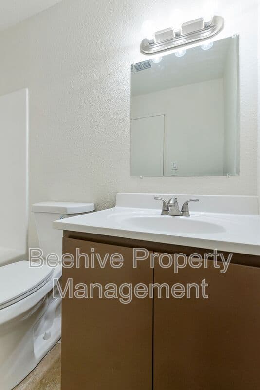 Phoenix House: 1634 E Monroe St