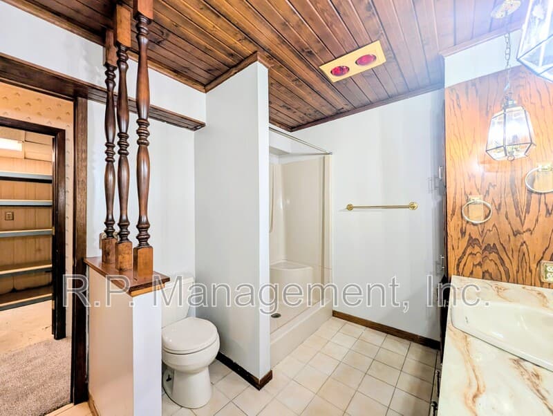 Brooklyn Park House: 7216 79th Ave N