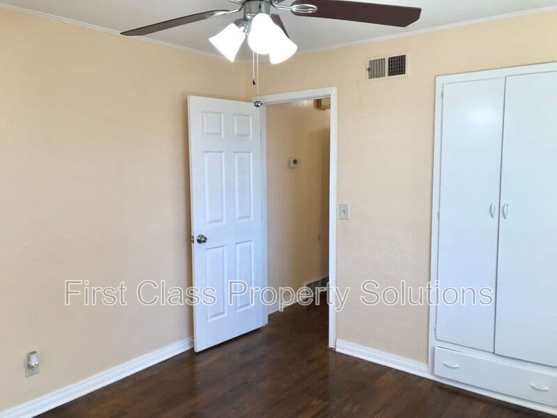 Oklahoma City House: 2312 N Meridian Ave
