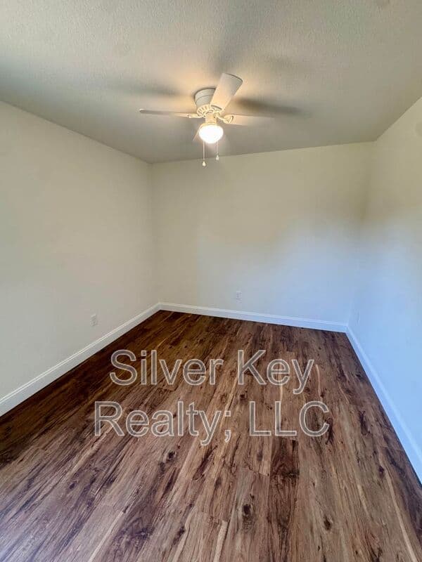 Athens Townhome: 320 Million Street