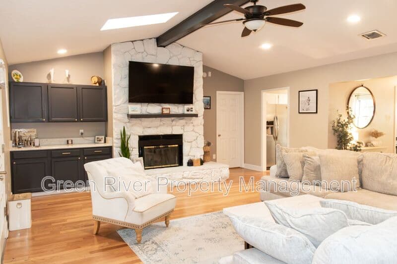 Jacksonville House: 12955 Julington Ridge Drive E