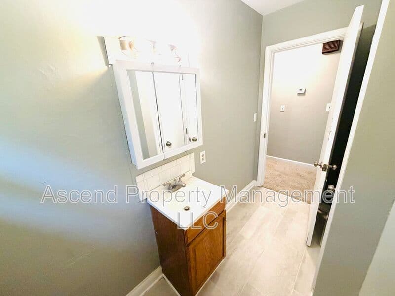 Chattanooga House: 717 Caruthers Rd