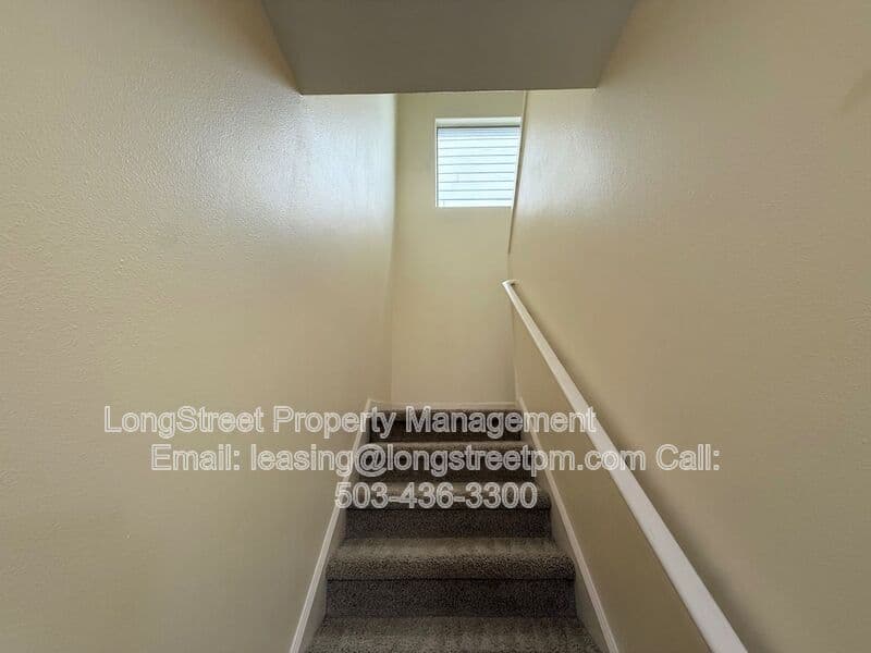 Salem House: 823 Crouchen St NW