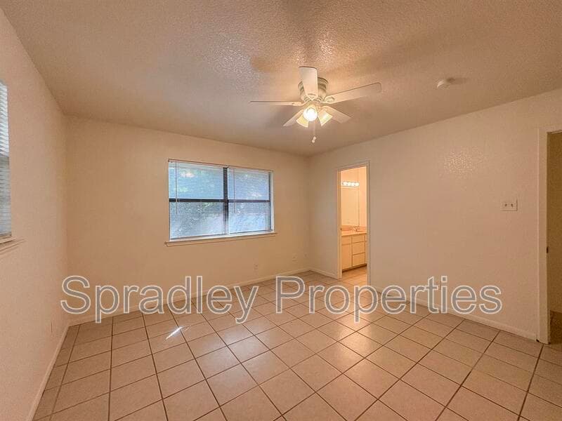 Belton Condo: 406C N Lp 121