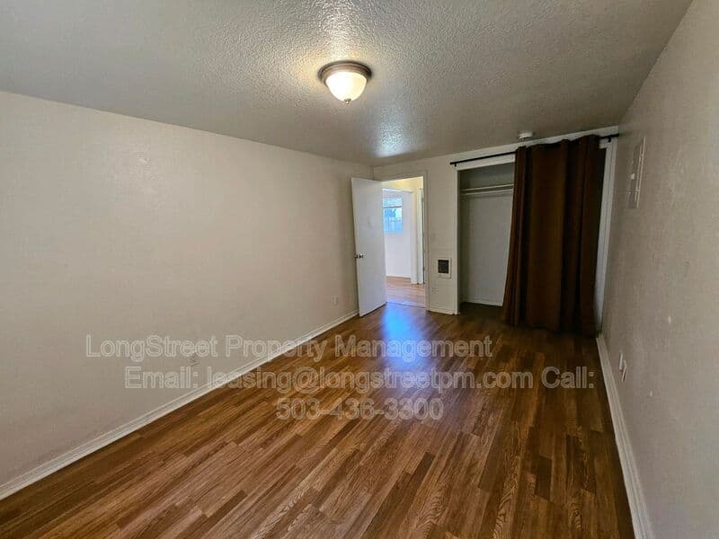 Portland Condo: 4553 NE 105th Ave