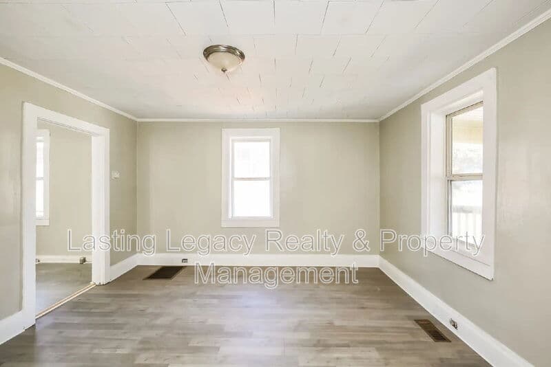 Winston Salem House: 438 W 24th Street
