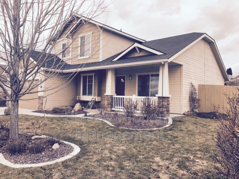 Nampa House: 72 N. Pleasant Hill Dr.