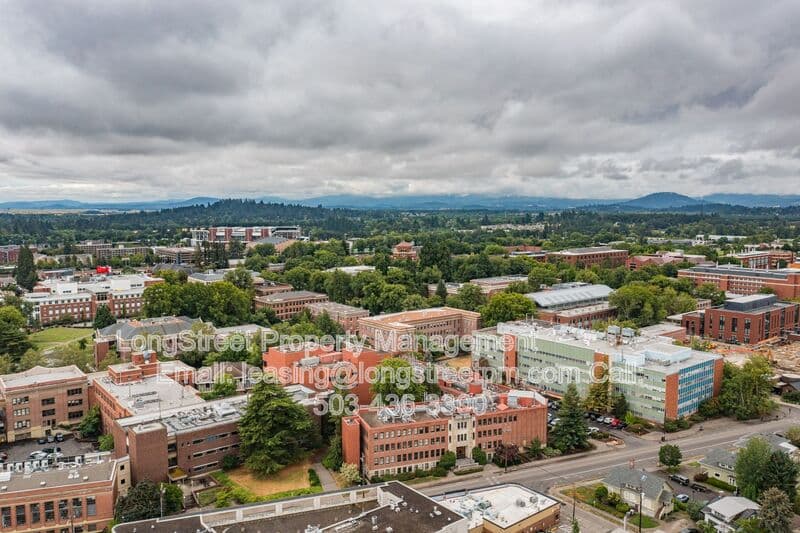 Corvallis Apartment: 204 NW 17th Street