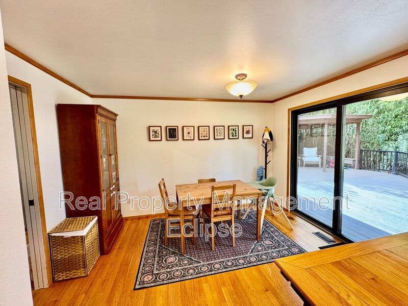 Bellevue House: 15130 SE 47th PL