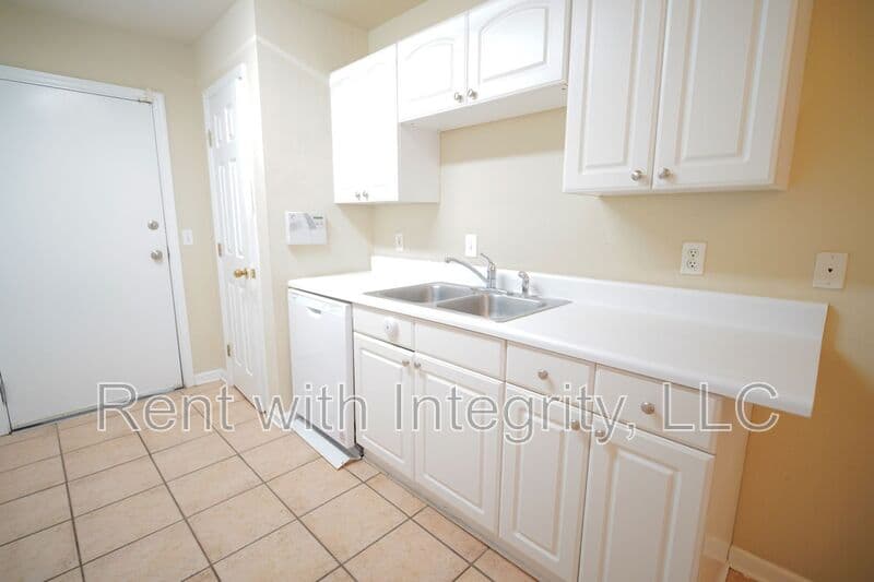 Tallahassee Condo: 845 -2 W Georgia St