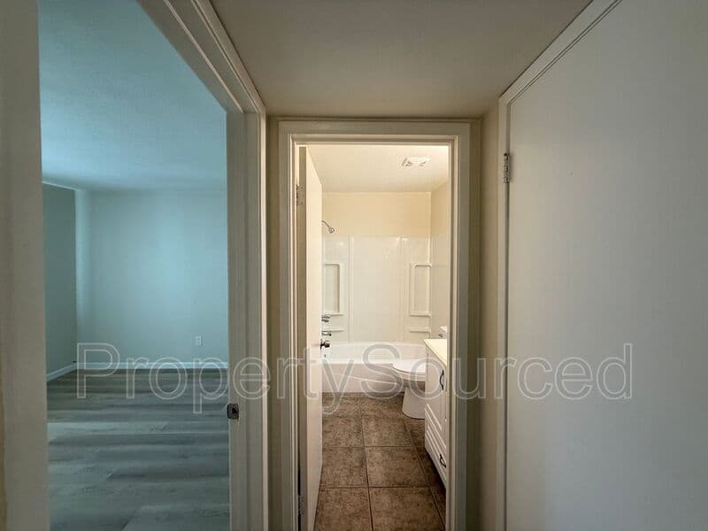 Modesto House: 317 De Vega Ct