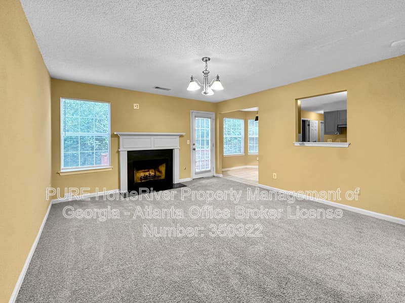 Jonesboro House: 10761 Tara Village Way