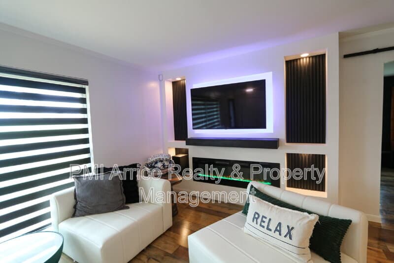 Sun City Center House: 304 Brockfield Drive