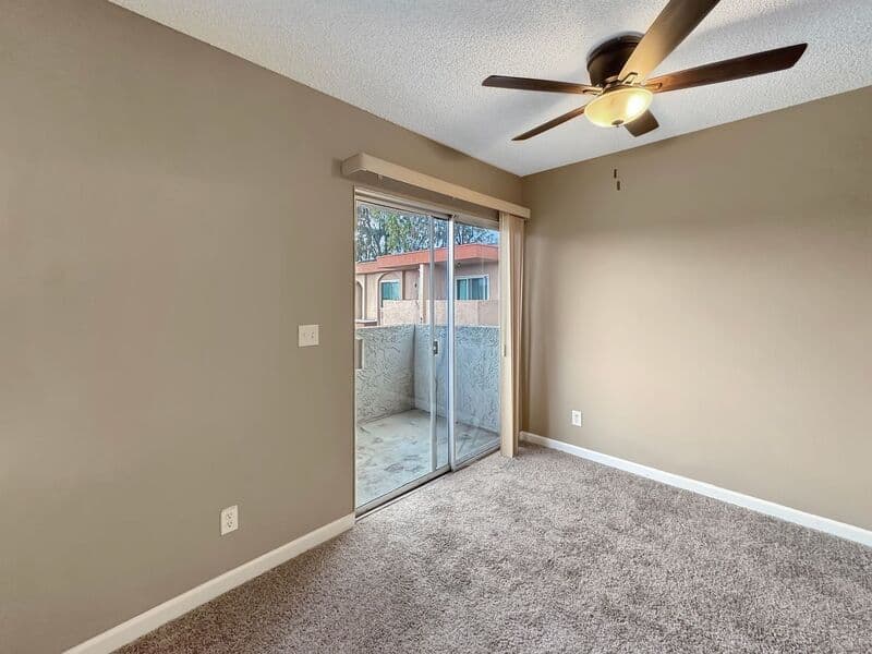 San Diego Condo: 9550 Carroll Canyon Rd