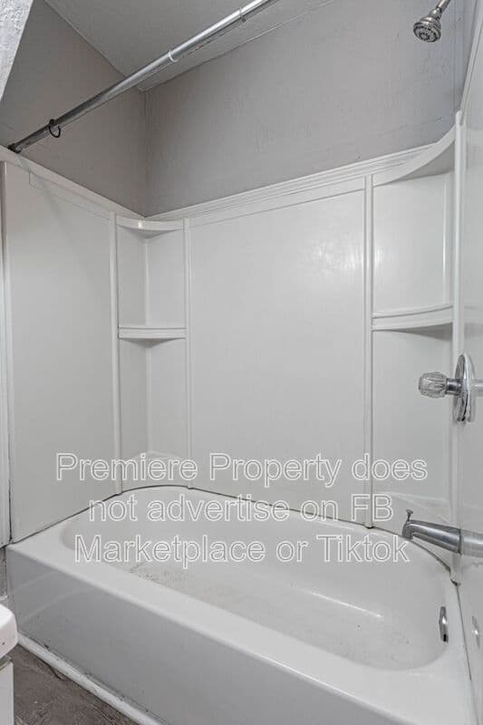 Independence Condo: 424 S Hocker Ave