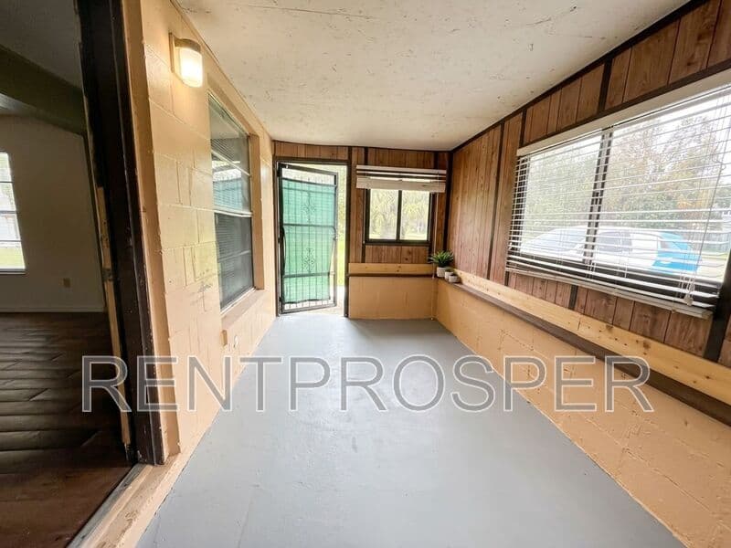 Titusville House: 1150 S De Leon Ave