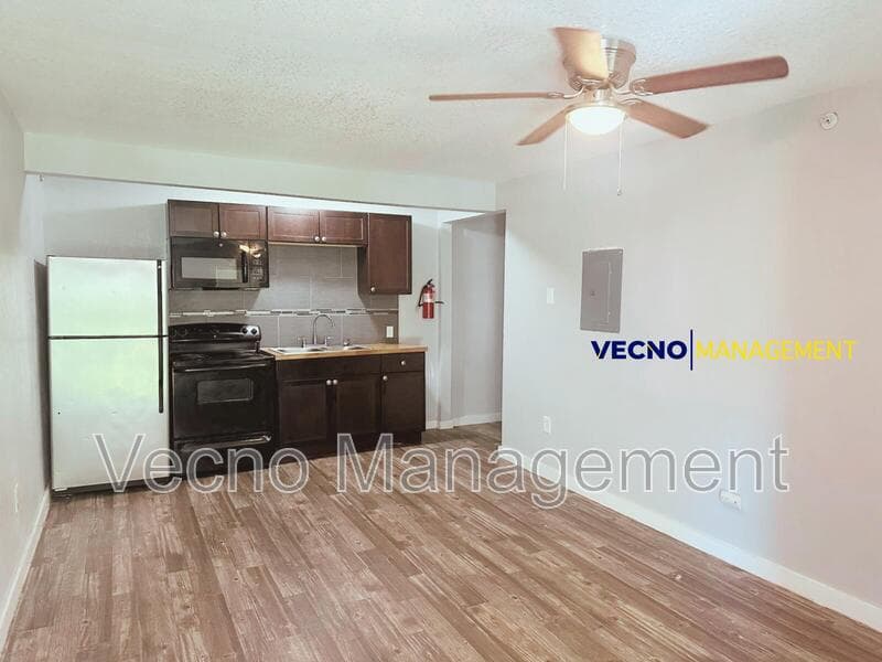 San Antonio Condo: 2305 Pinn Road