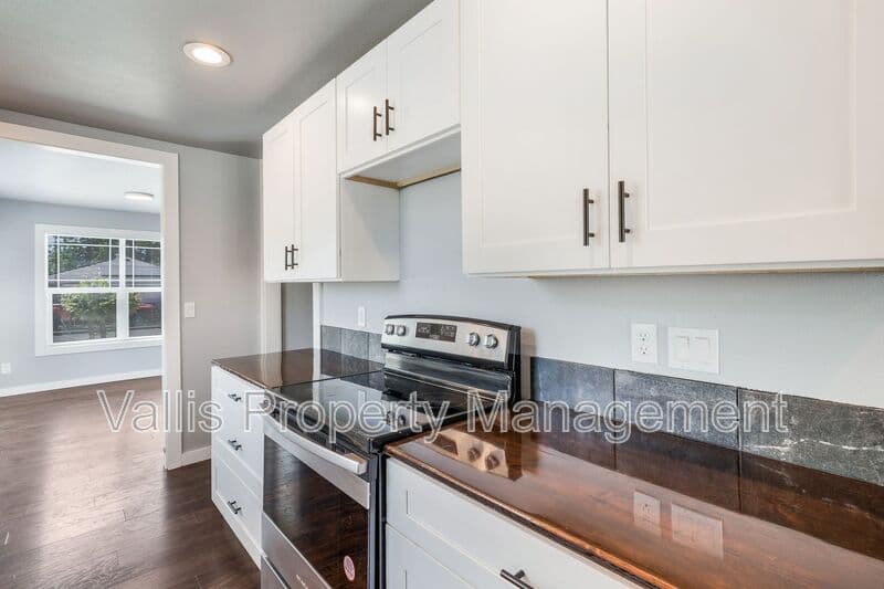 Independence House: 415 South 11th Street