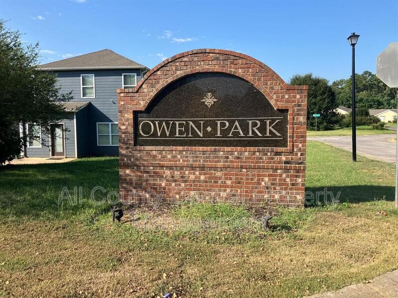 Mc Calla House: 8209 Owen Park Dr