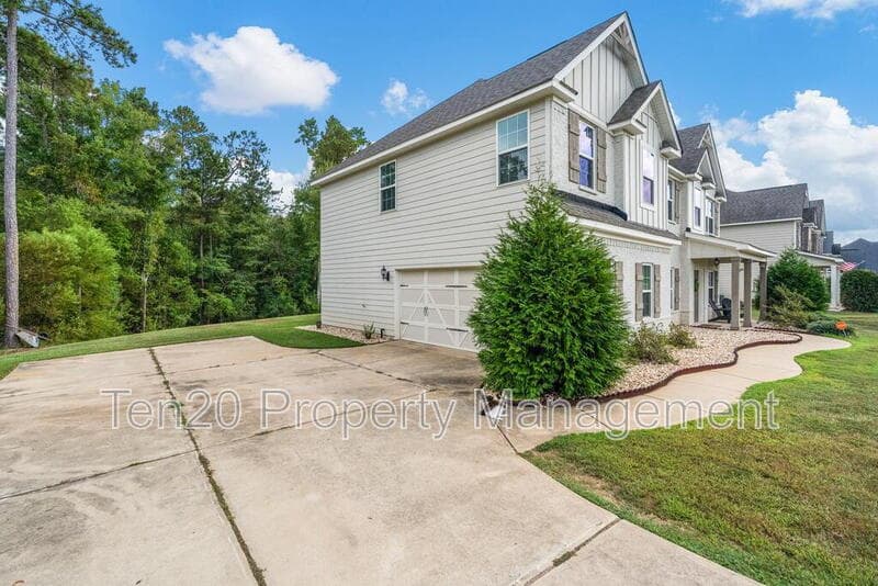 Fortson House: 121 Hart Preserve Drive