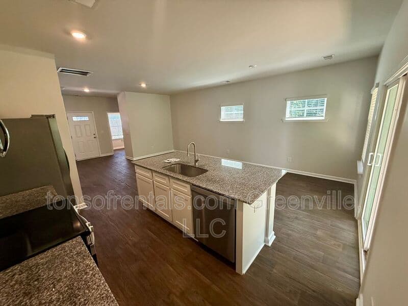 Pendleton Townhome: 107 Pendleton Place Way