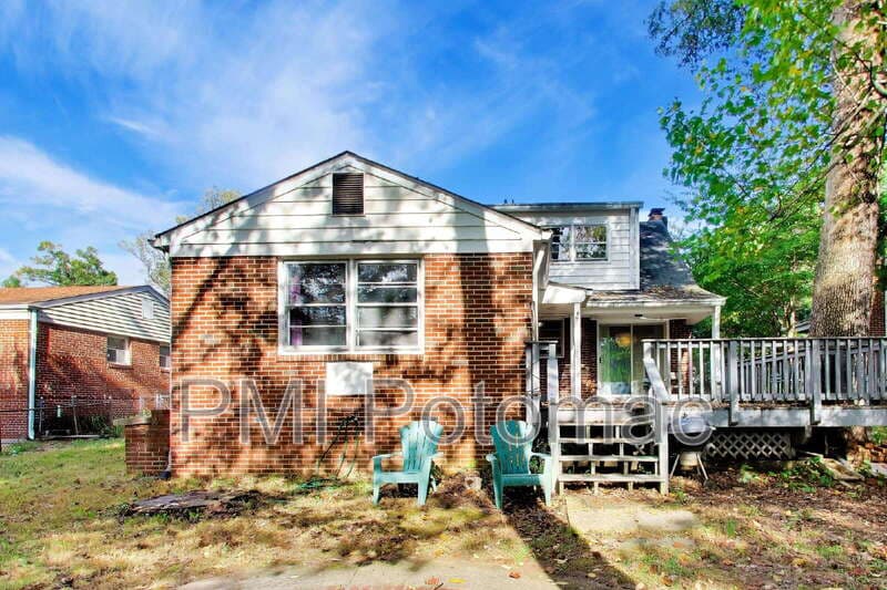 Silver Spring House: 11714 College View Drive