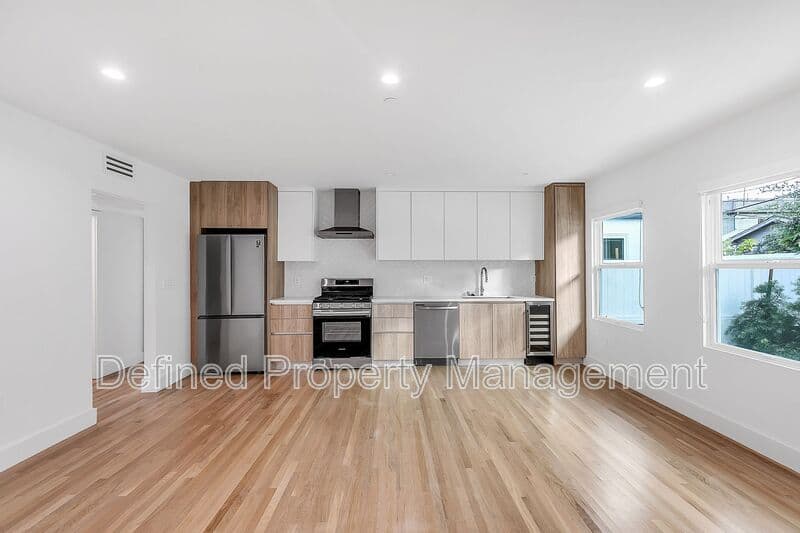 Santa Monica Condo: 1022 Pacific St