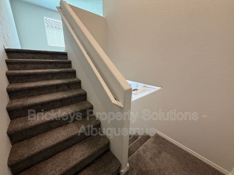 Albuquerque House: 6118 Chicago Dr SE